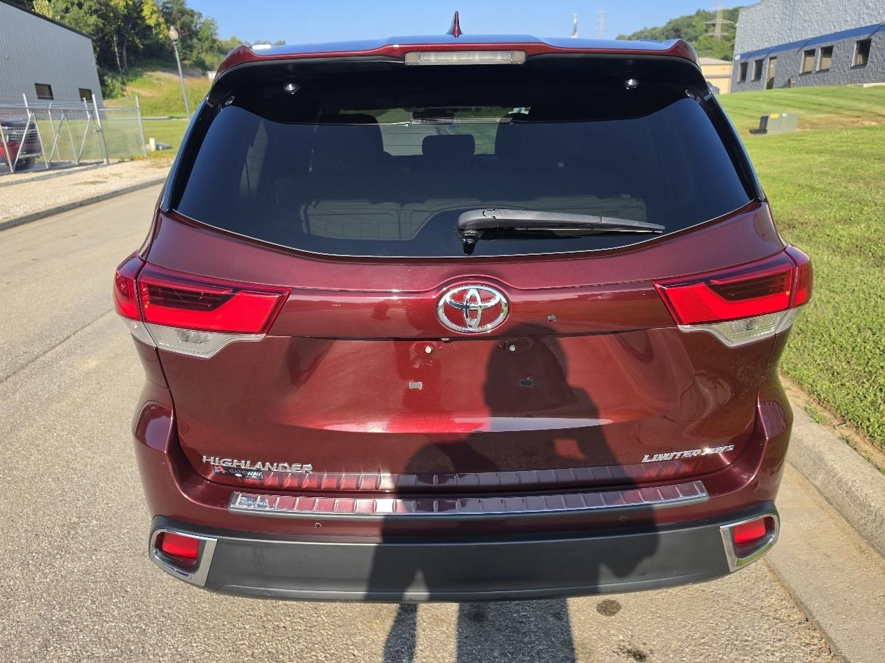 Toyota Highlander Limited AWD V6 2017