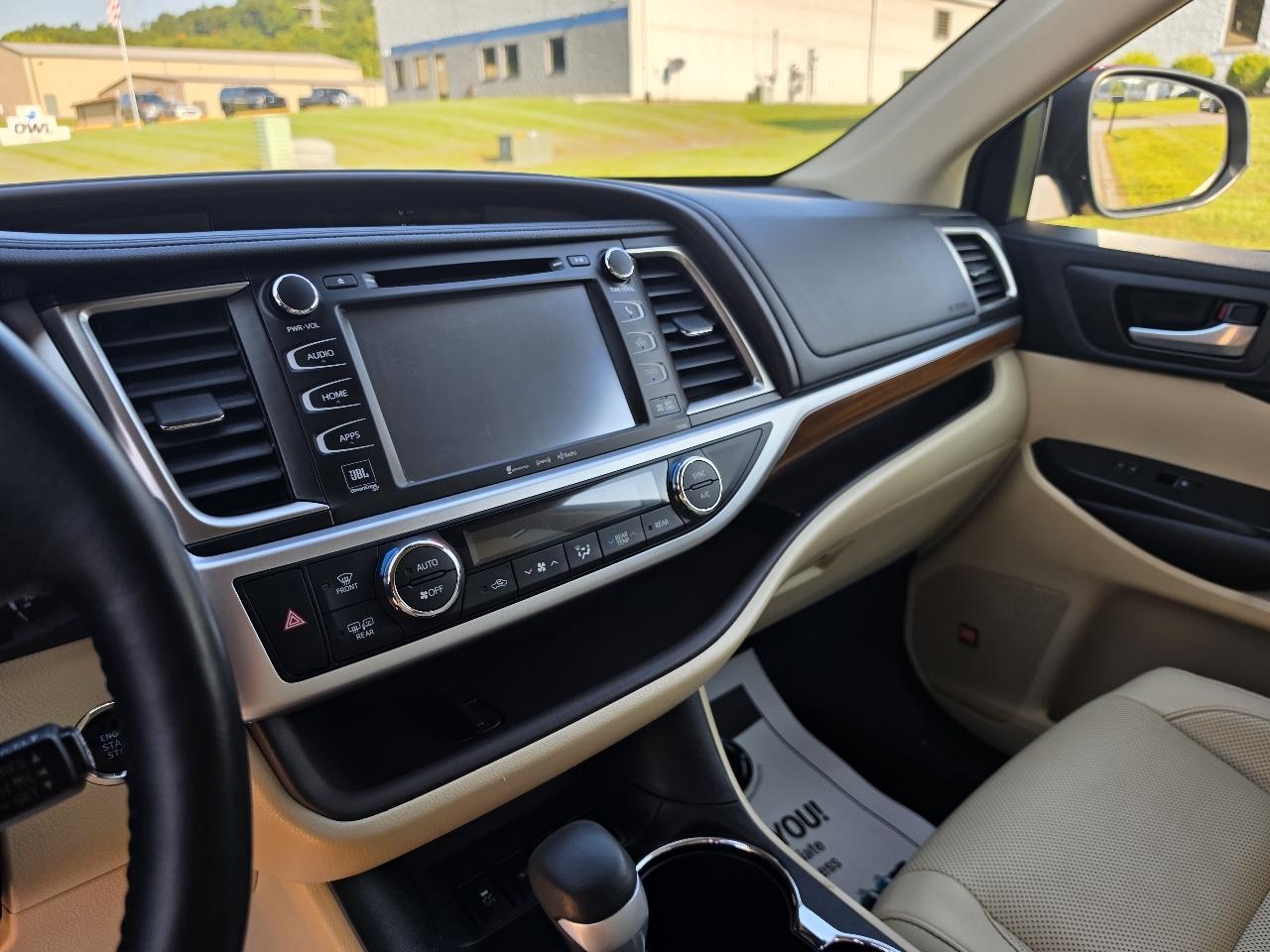 Toyota Highlander Limited AWD V6 2017