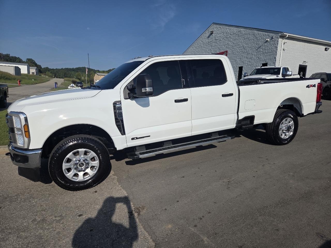 Ford F-350 SD XLT Crew Cab 4WD 2024