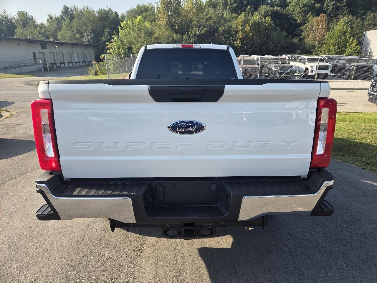 Ford F-350 SD XLT Crew Cab 4WD 2024