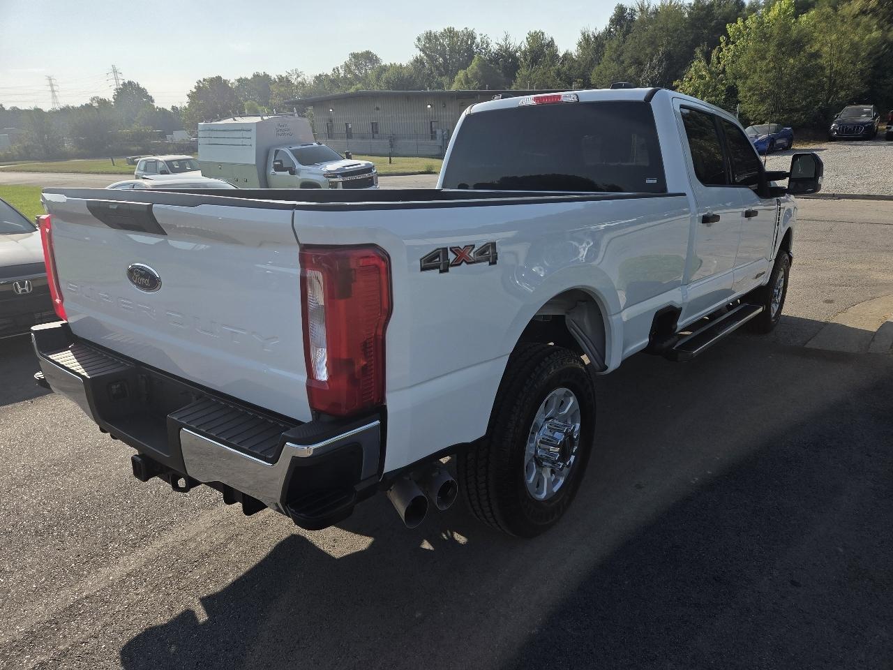 Ford F-350 SD XLT Crew Cab 4WD 2024
