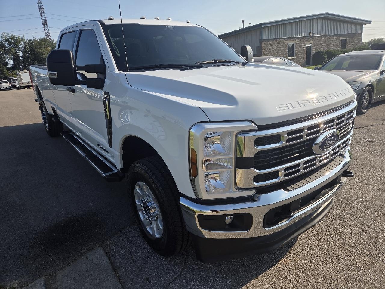 Ford F-350 SD XLT Crew Cab 4WD 2024