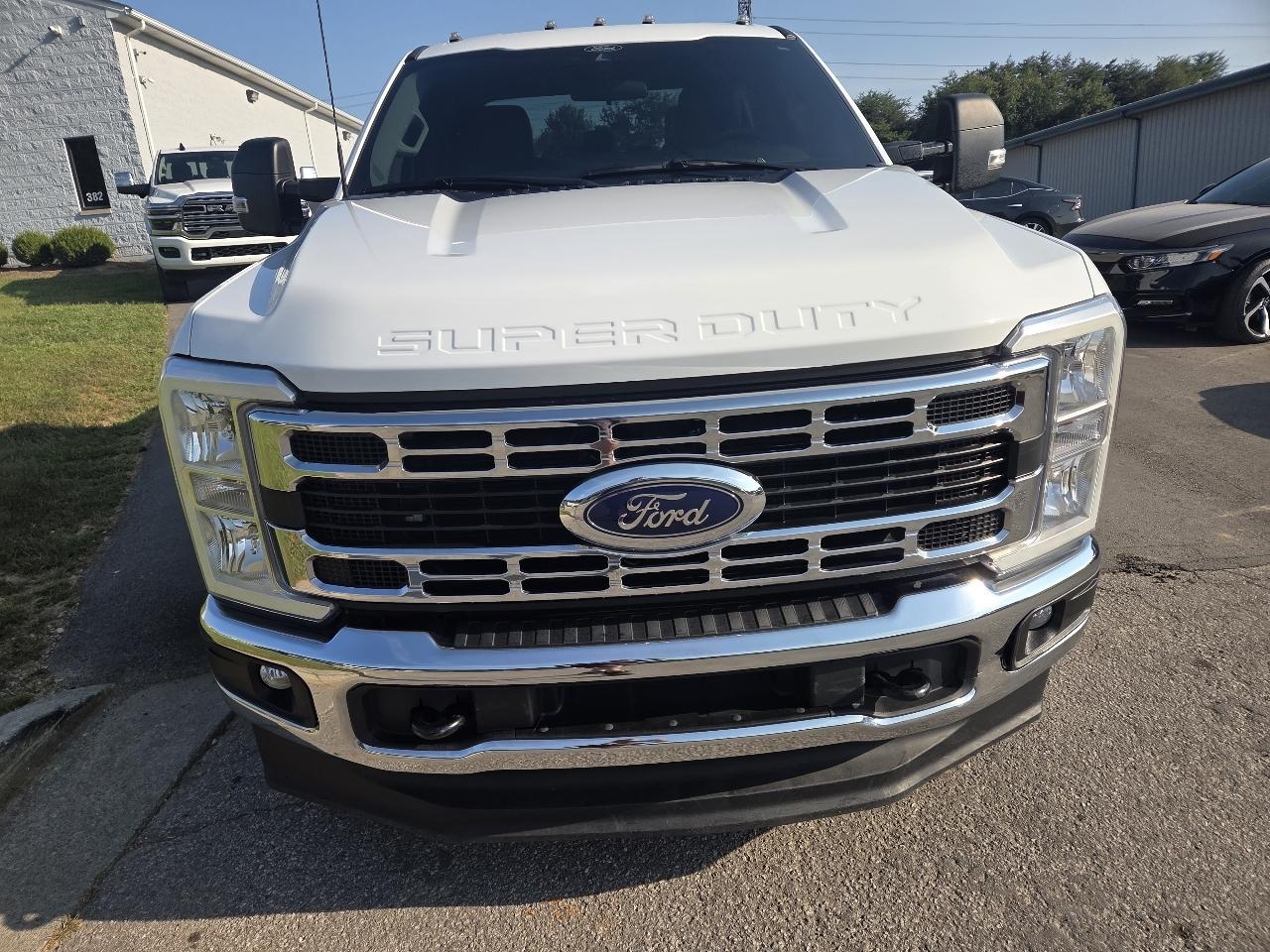Ford F-350 SD XLT Crew Cab 4WD 2024