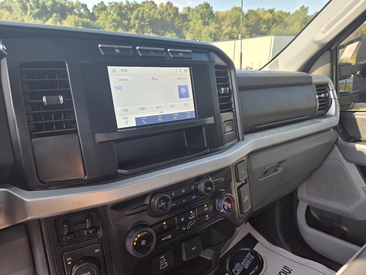 Ford F-350 SD XLT Crew Cab 4WD 2024