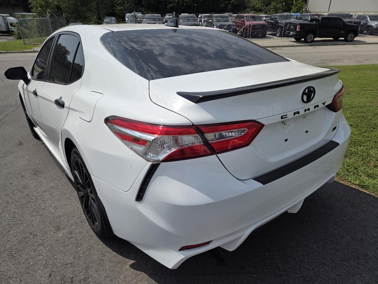 Toyota Camry SE 2020