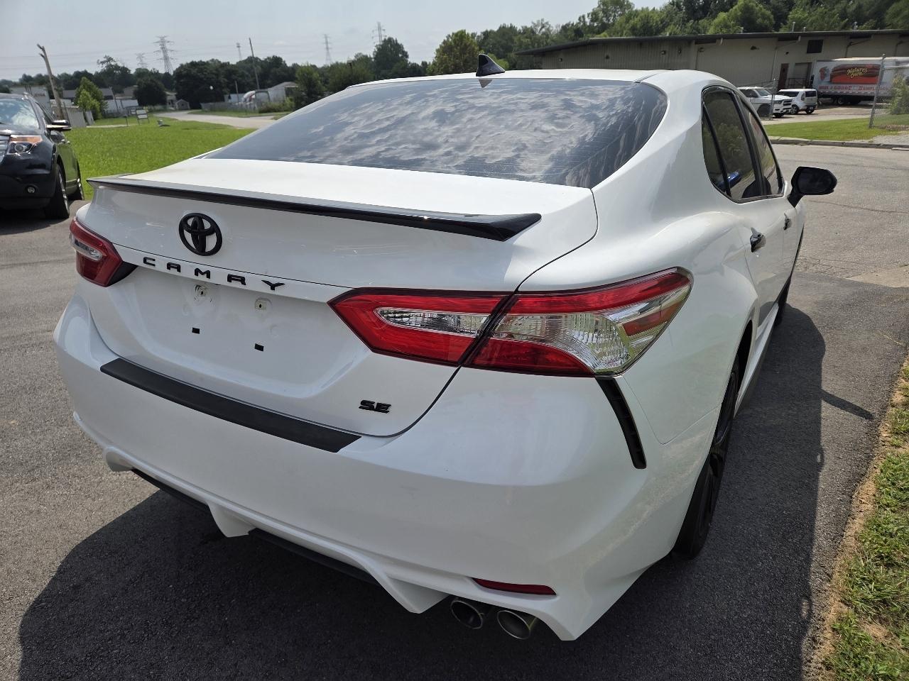 Toyota Camry SE 2020