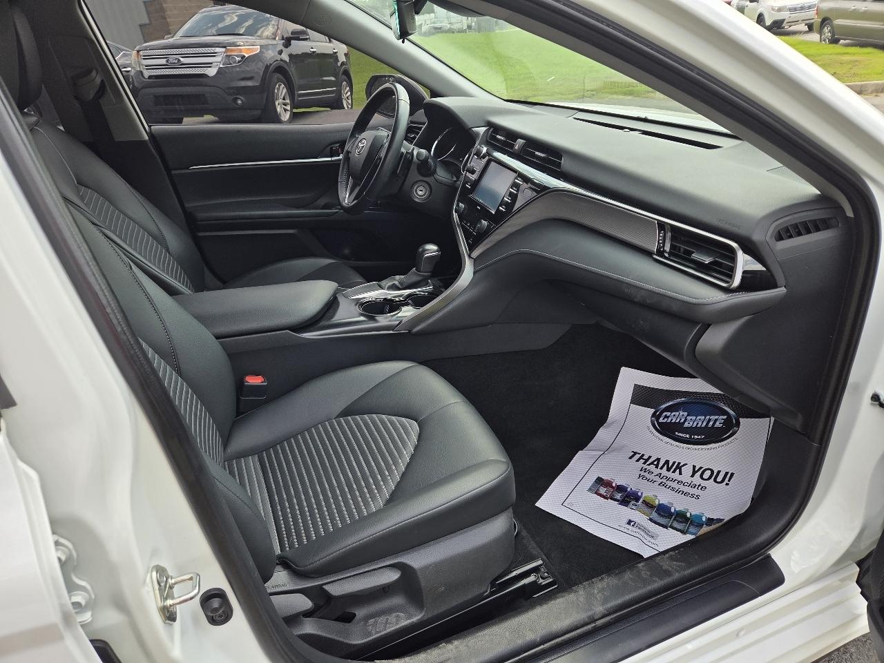 Toyota Camry SE 2020
