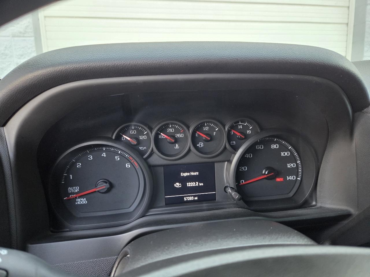 Chevrolet Silverado 1500 4WD Crew Cab 147" Custom Trail Boss 2024