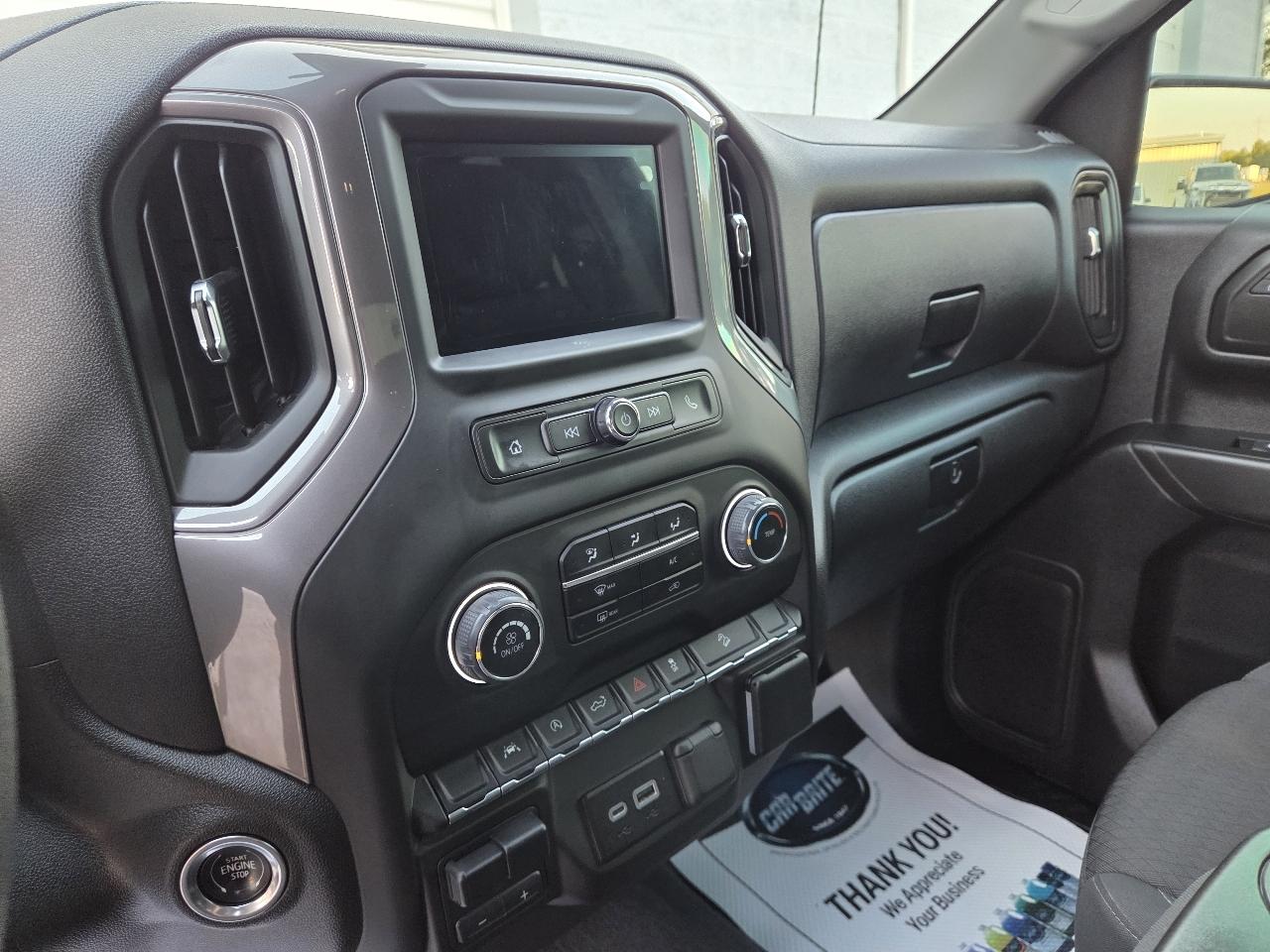 Chevrolet Silverado 1500 4WD Crew Cab 147" Custom Trail Boss 2024