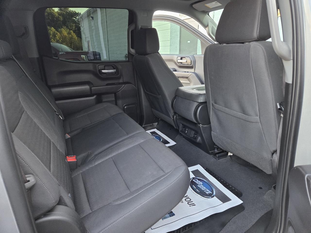 Chevrolet Silverado 1500 4WD Crew Cab 147" Custom Trail Boss 2024