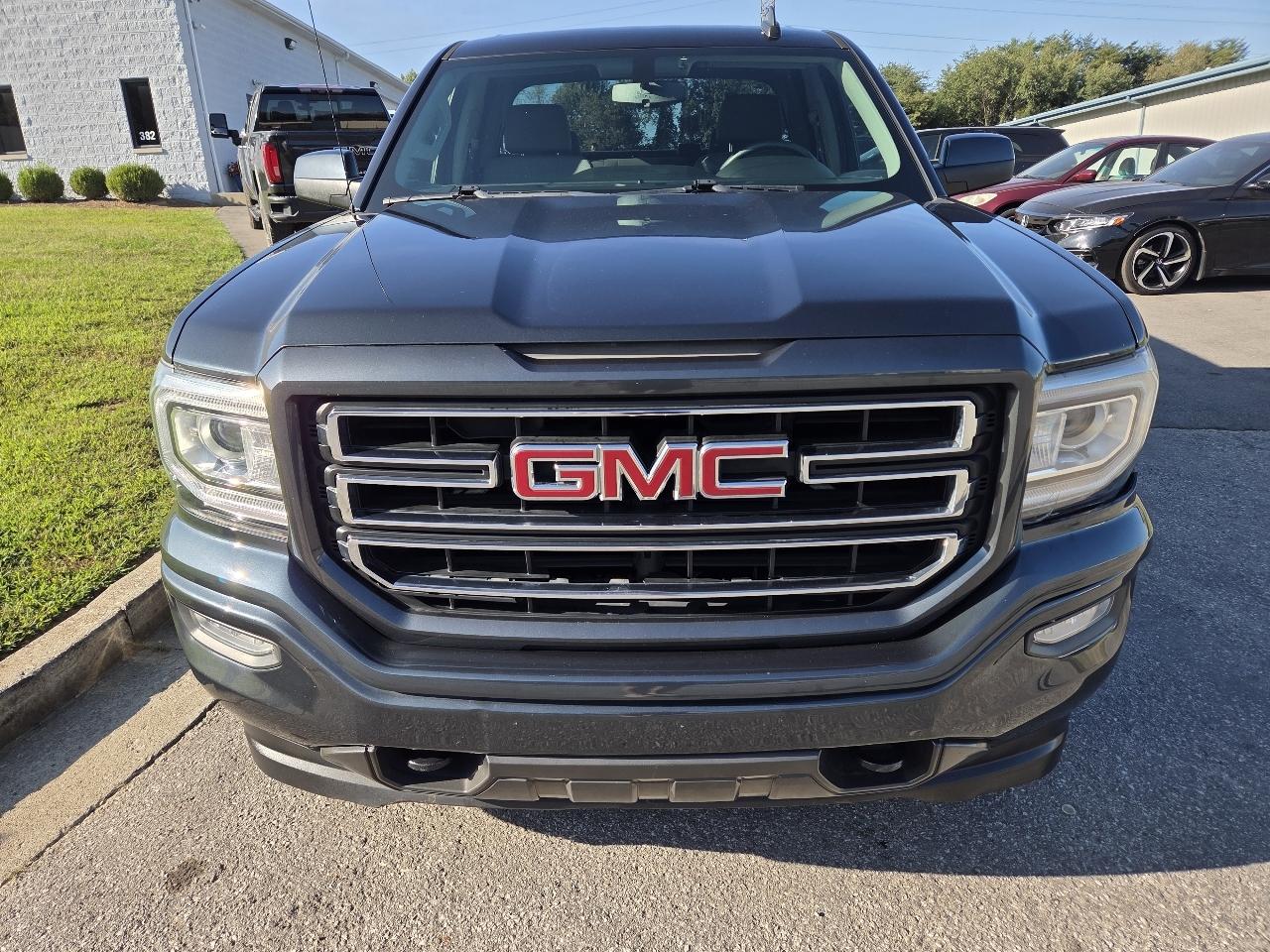 GMC Sierra 1500 4WD Crew Cab 147" Elevation 2017
