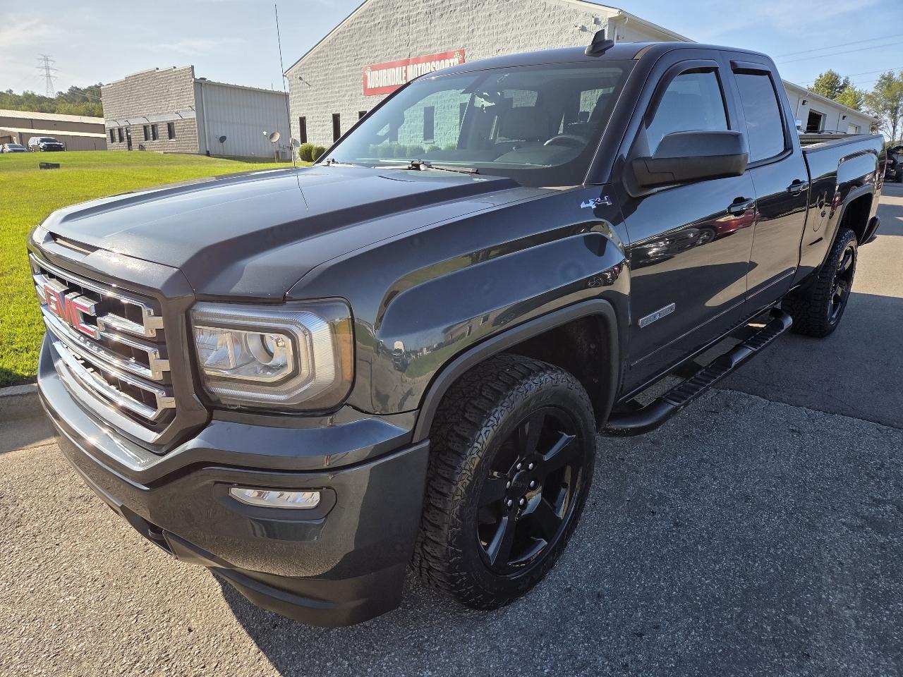 GMC Sierra 1500 4WD Crew Cab 147" Elevation 2017