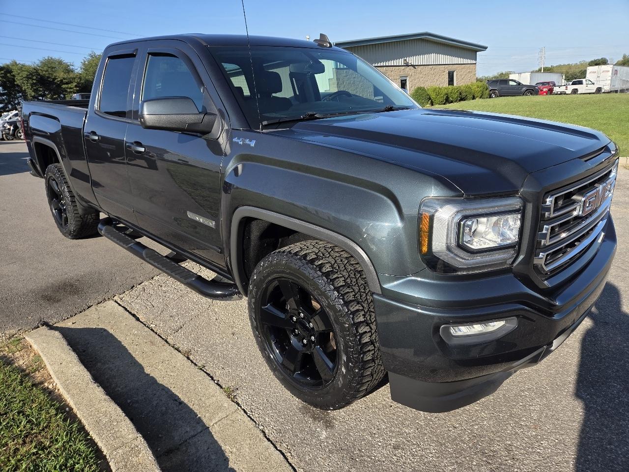 GMC Sierra 1500 4WD Crew Cab 147" Elevation 2017