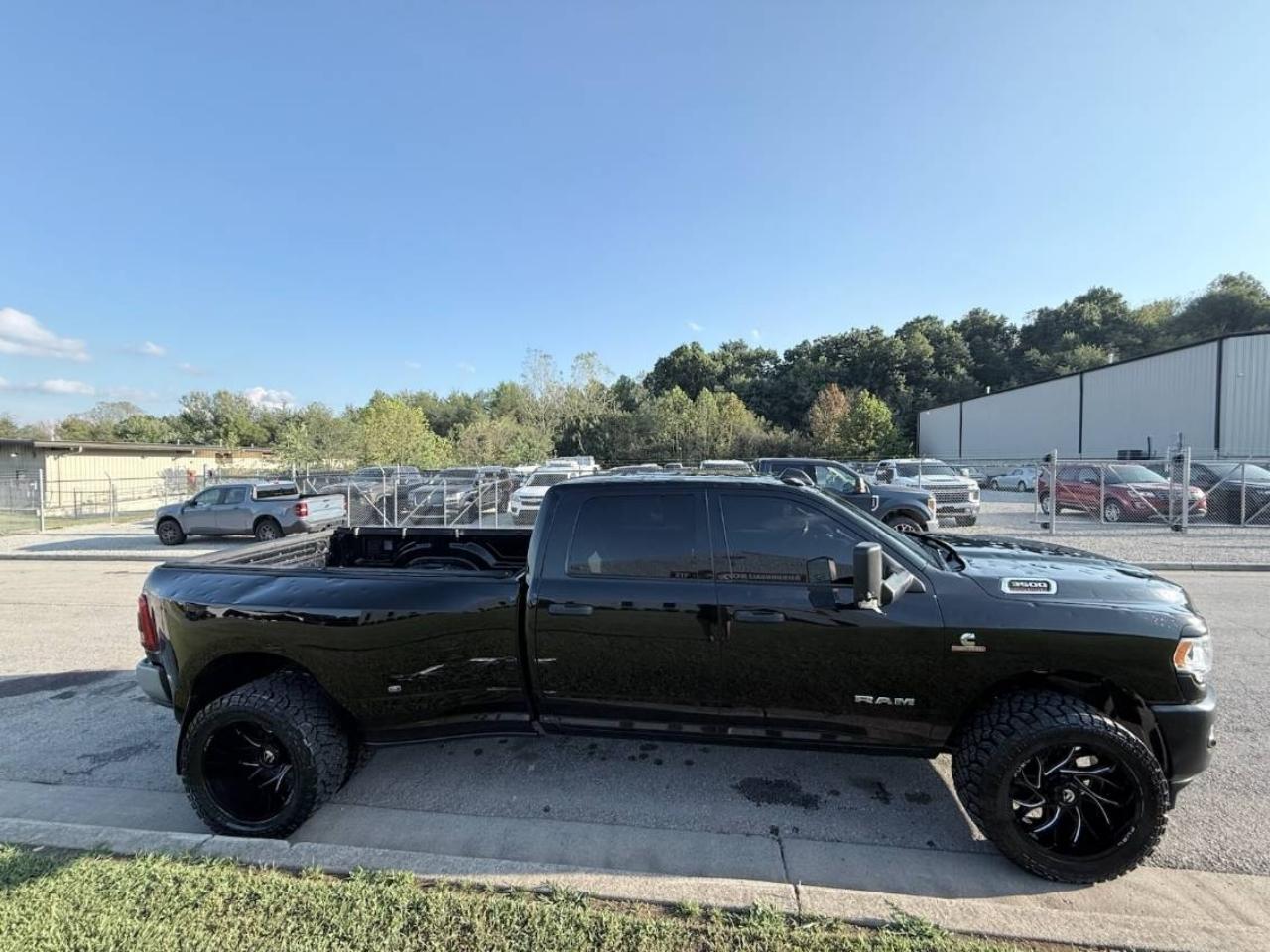 RAM 3500 Tradesman Crew Cab 4WD DRW 2022