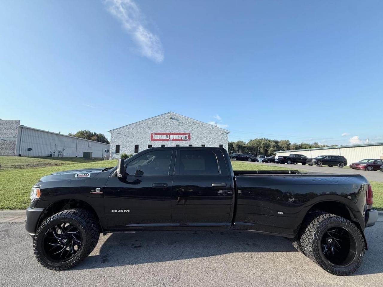 RAM 3500 Tradesman Crew Cab 4WD DRW 2022
