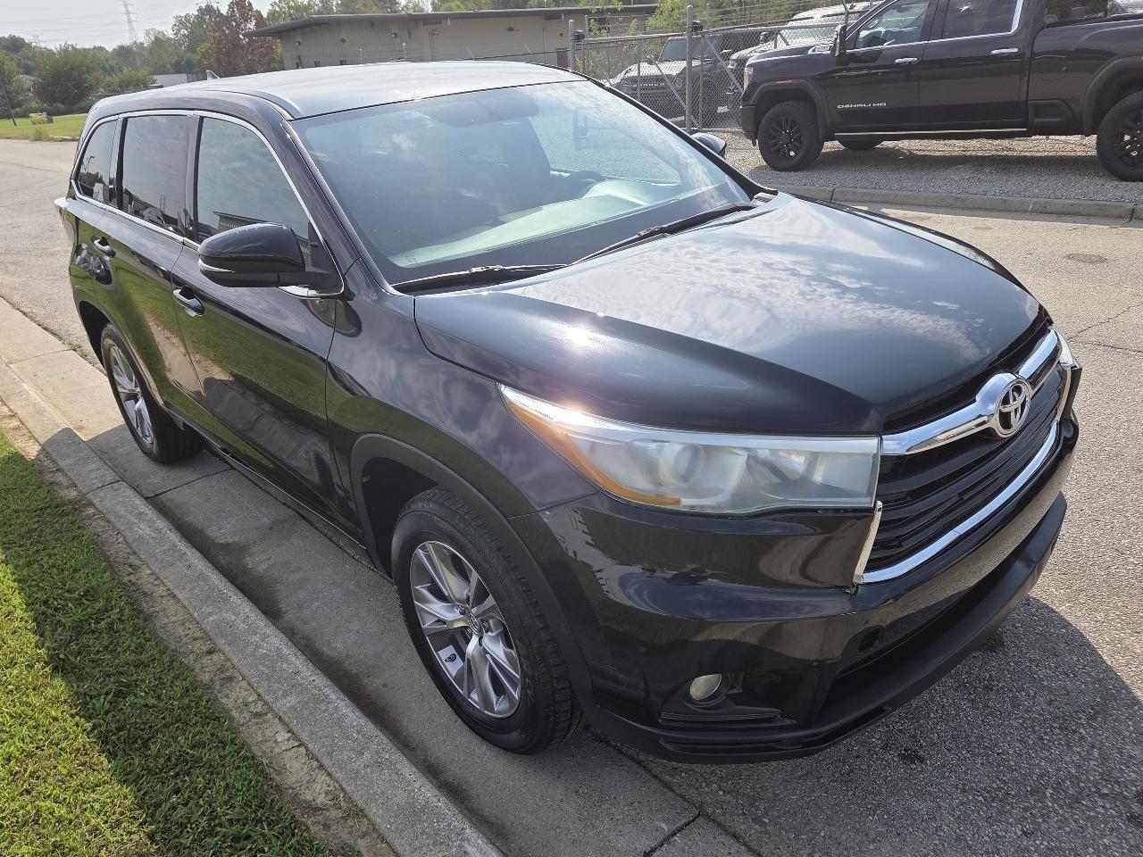 Toyota Highlander LE FWD V6 2015
