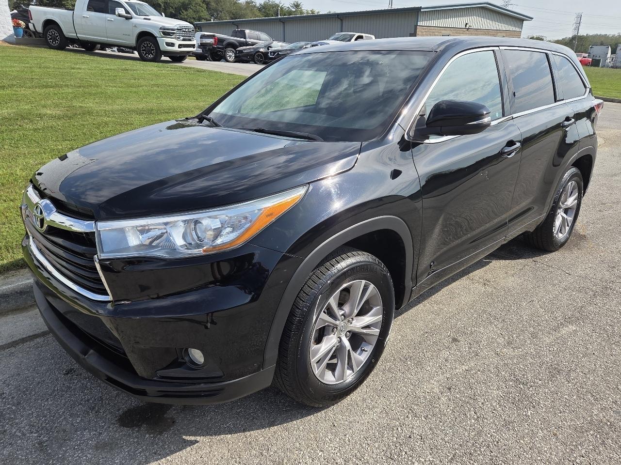 Toyota Highlander LE FWD V6 2015