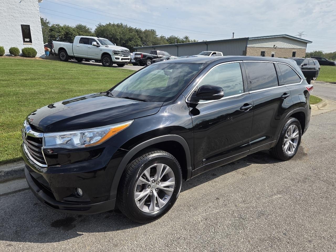 Toyota Highlander LE FWD V6 2015