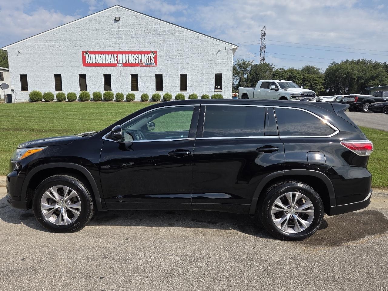 Toyota Highlander LE FWD V6 2015