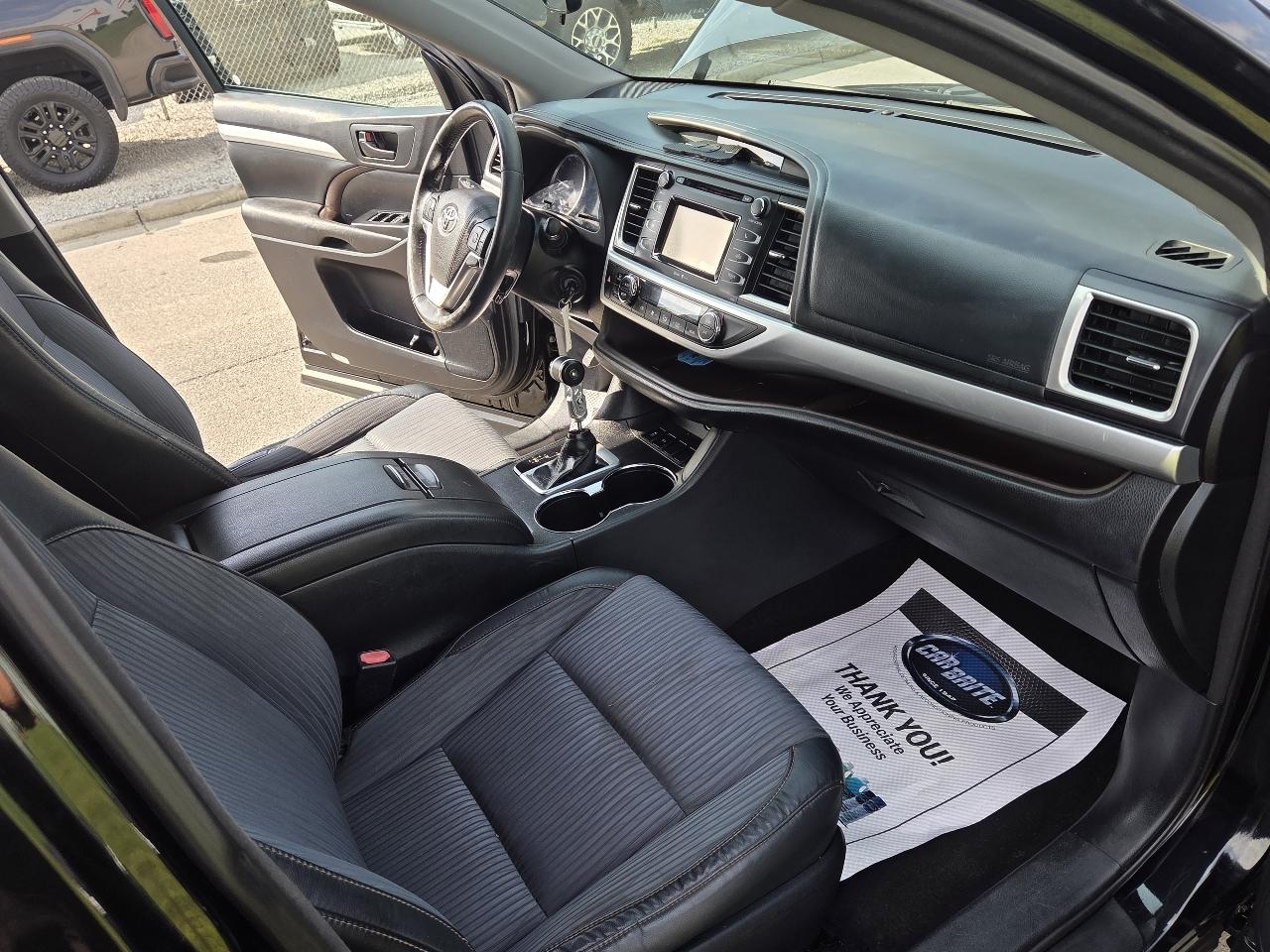 Toyota Highlander LE FWD V6 2015