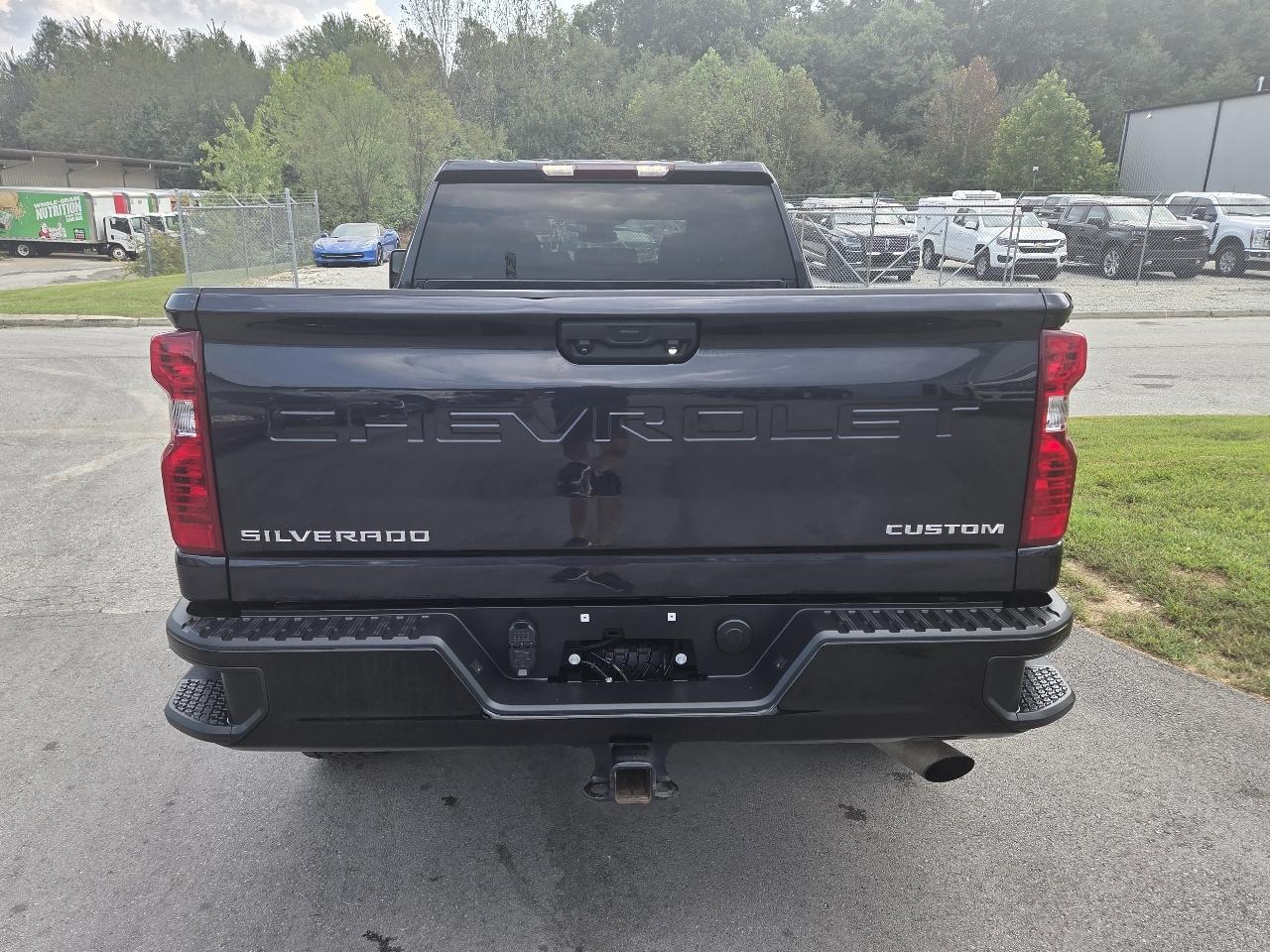 Chevrolet Silverado 2500HD Custom Crew Cab Short Box 4WD 2024