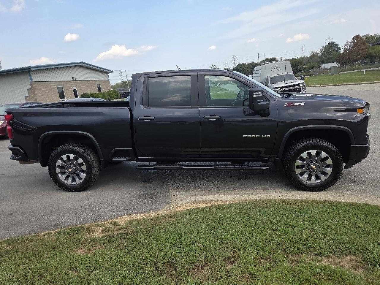 Chevrolet Silverado 2500HD Custom Crew Cab Short Box 4WD 2024