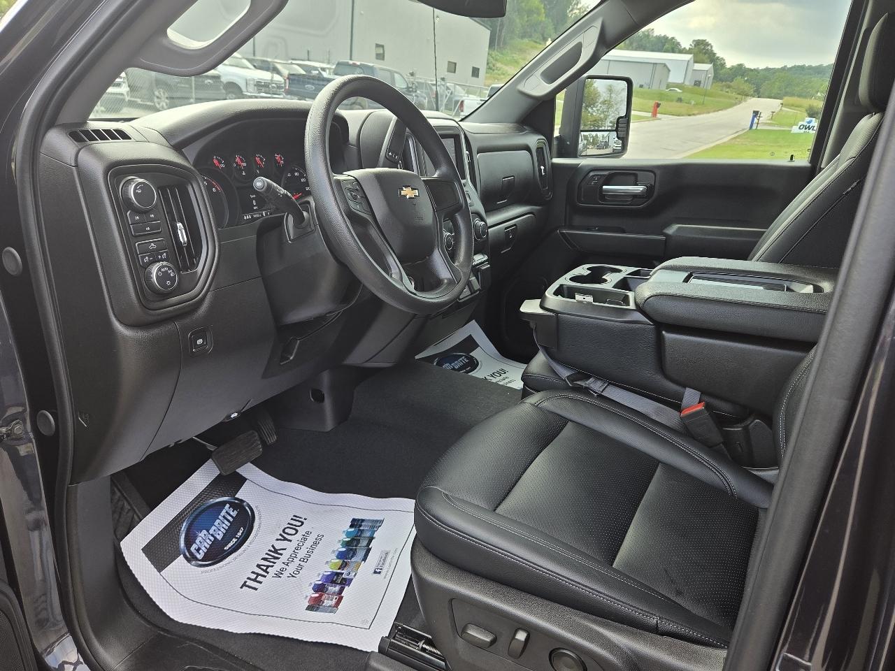 Chevrolet Silverado 2500HD Custom Crew Cab Short Box 4WD 2024