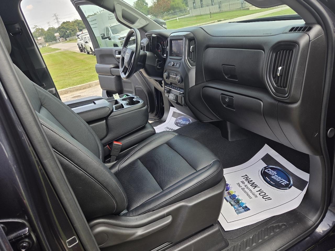 Chevrolet Silverado 2500HD Custom Crew Cab Short Box 4WD 2024