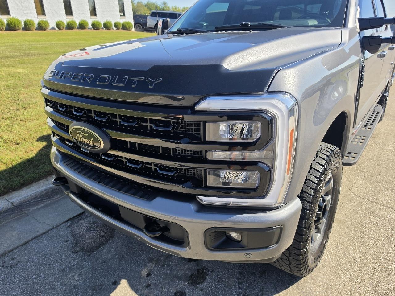 Ford F-250 SD Lariat SuperCab SWB 4WD 2024