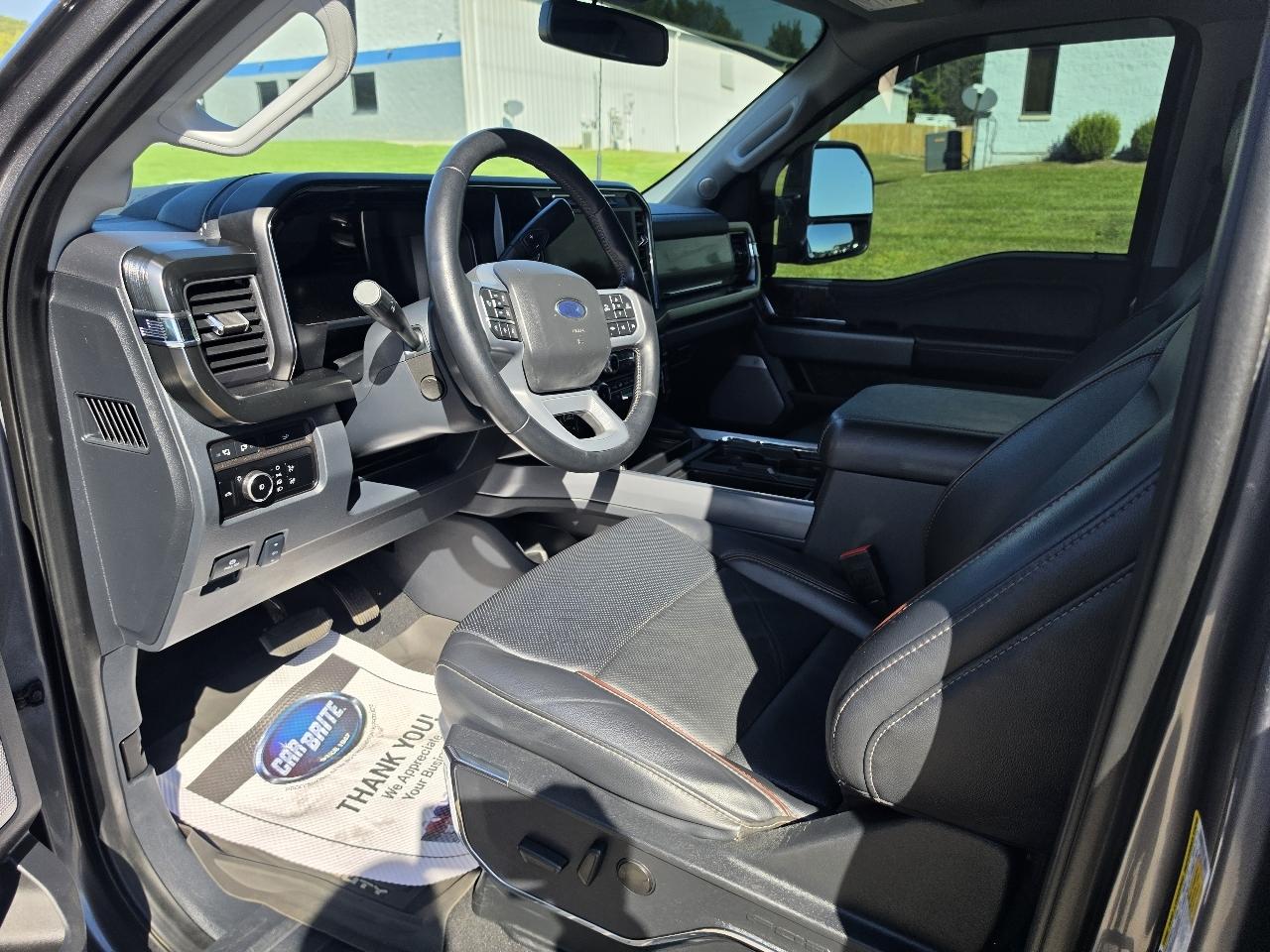 Ford F-250 SD Lariat SuperCab SWB 4WD 2024