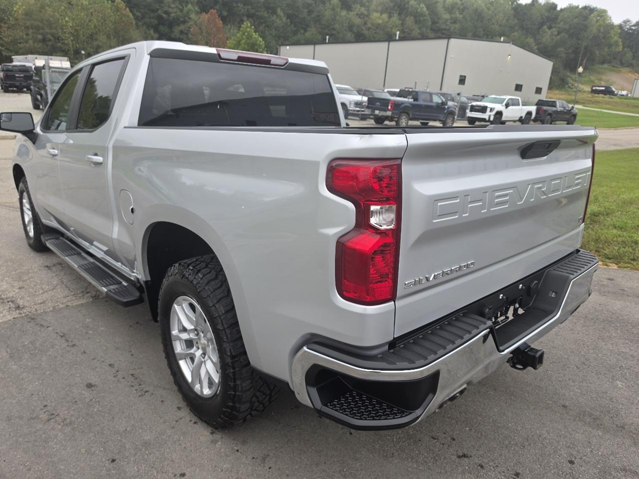 Chevrolet Silverado 1500 4WD Crew Cab 143.5" LT 2021