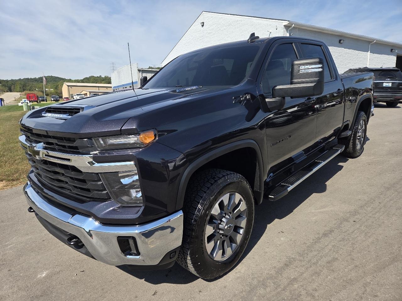 Chevrolet Silverado 2500HD 4WD Crew Cab 153" LT 2024
