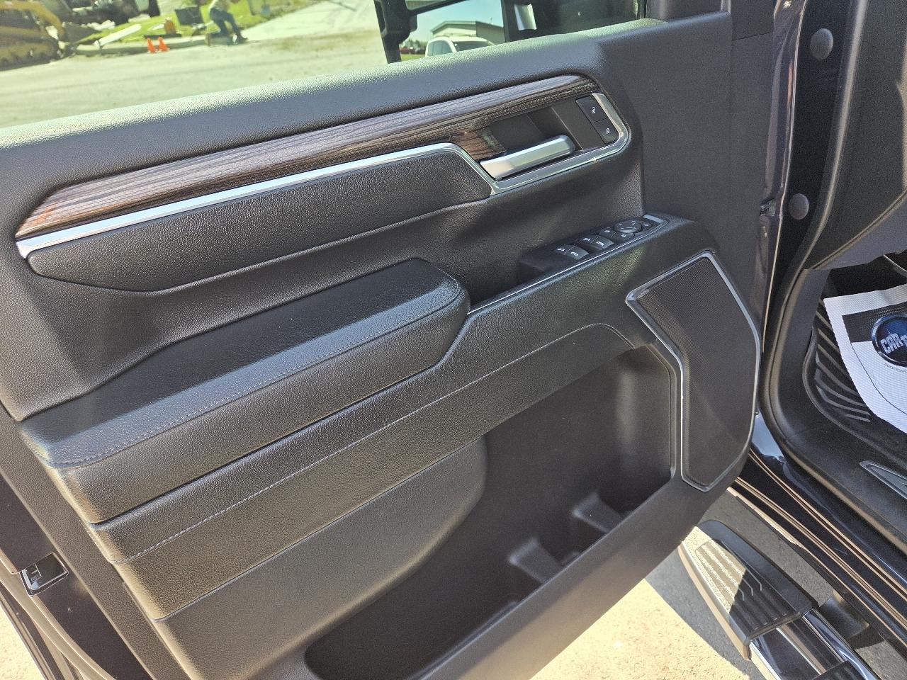 Chevrolet Silverado 2500HD 4WD Crew Cab 153" LT 2024