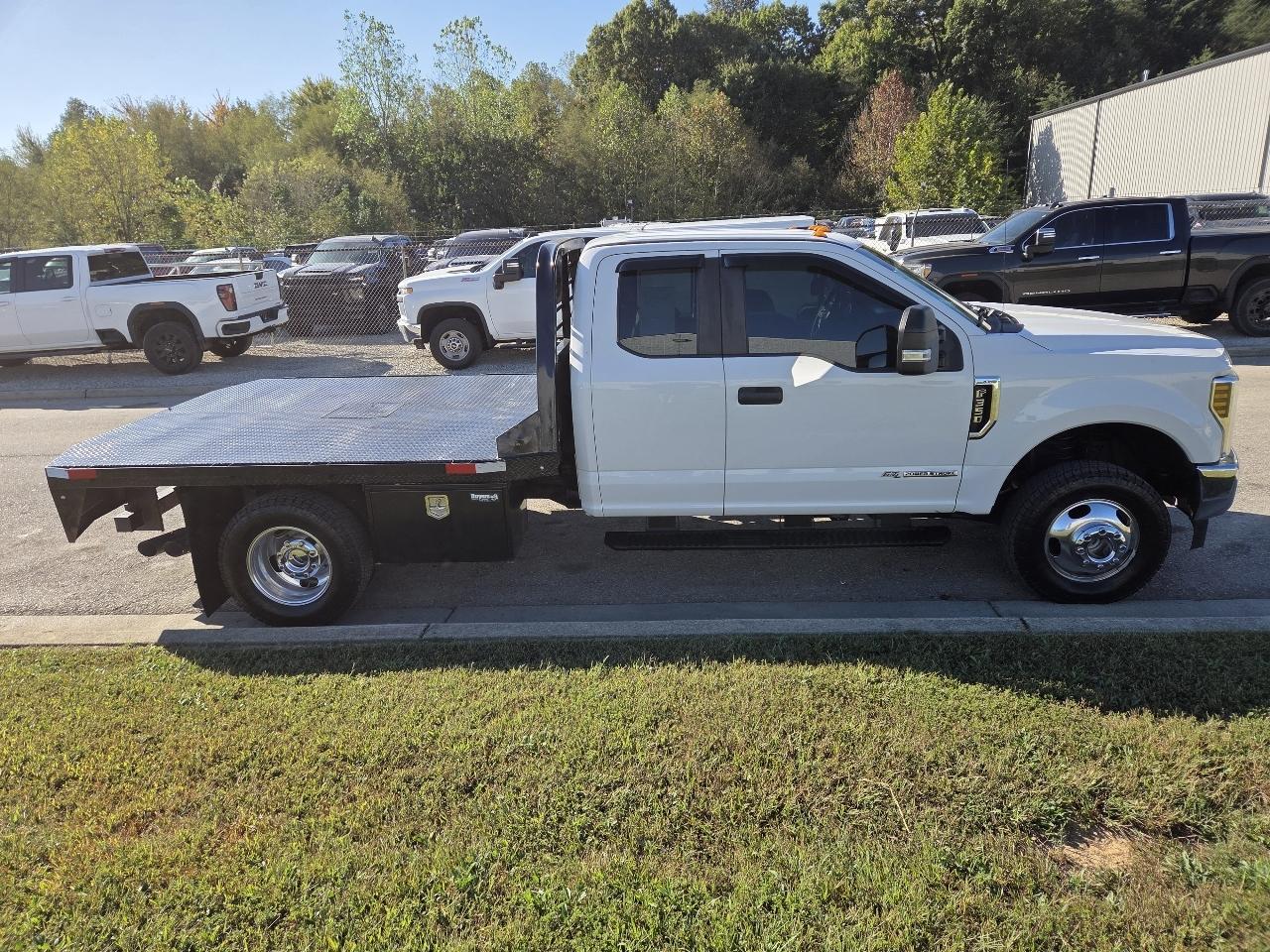 Ford F-350 SD XL SuperCab Long Bed DRW 4WD 2018