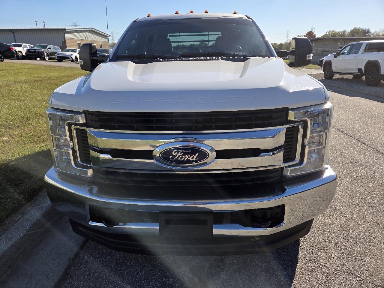Ford F-350 SD XL SuperCab Long Bed DRW 4WD 2018