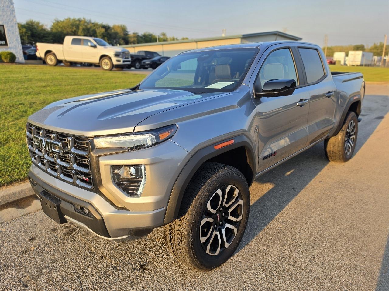 GMC Canyon AT4 Crew Cab 4WD 2026