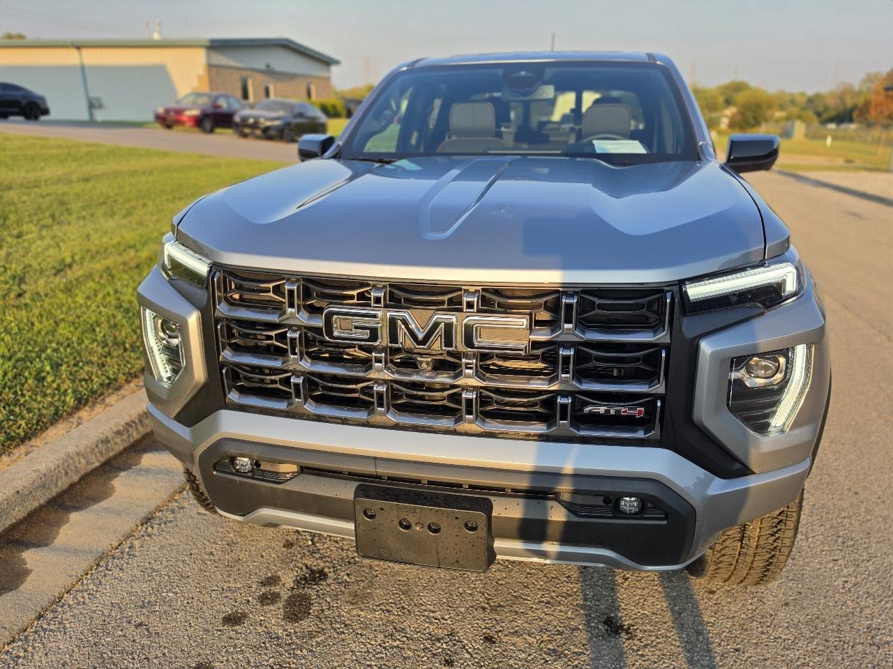GMC Canyon AT4 Crew Cab 4WD 2026