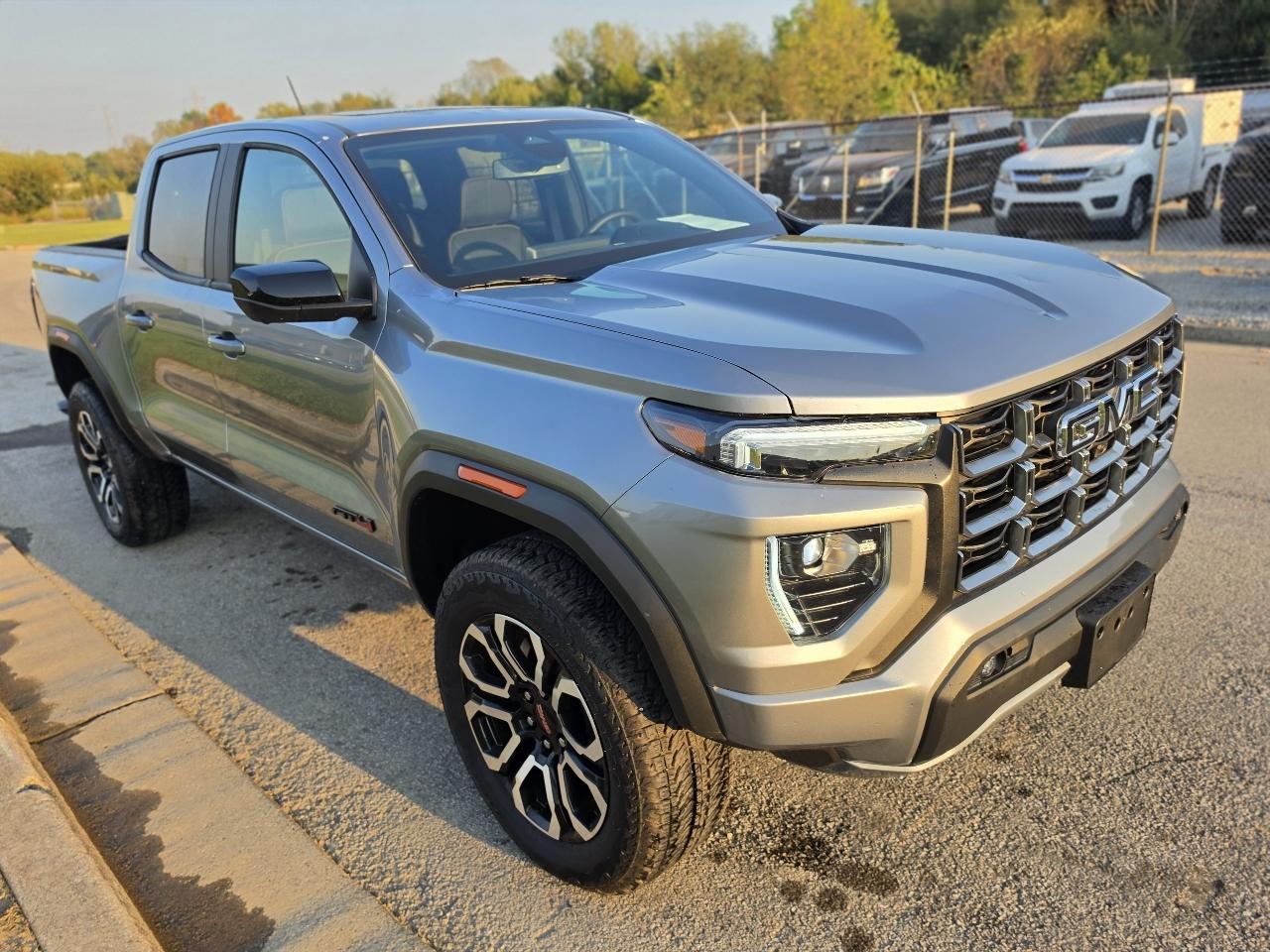GMC Canyon AT4 Crew Cab 4WD 2026