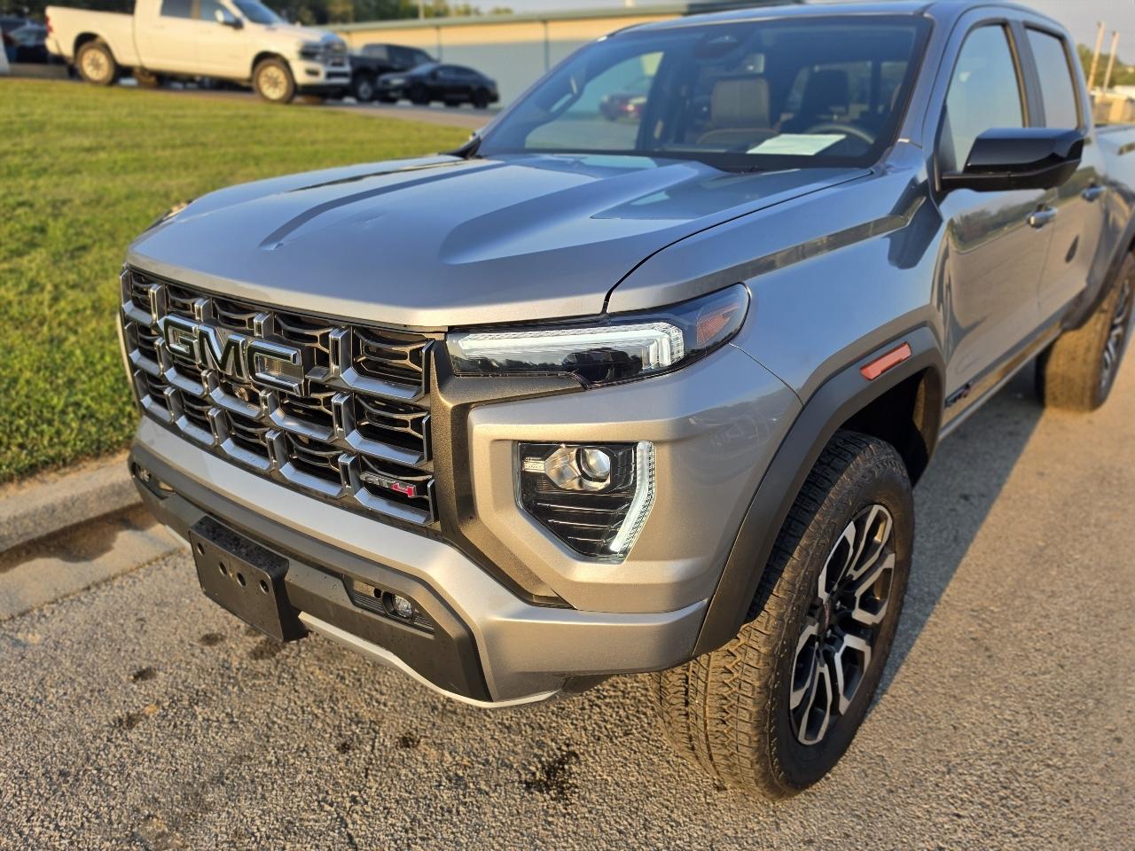 GMC Canyon AT4 Crew Cab 4WD 2026