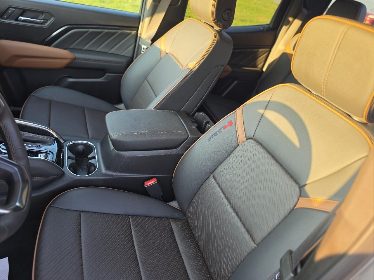 GMC Canyon AT4 Crew Cab 4WD 2026