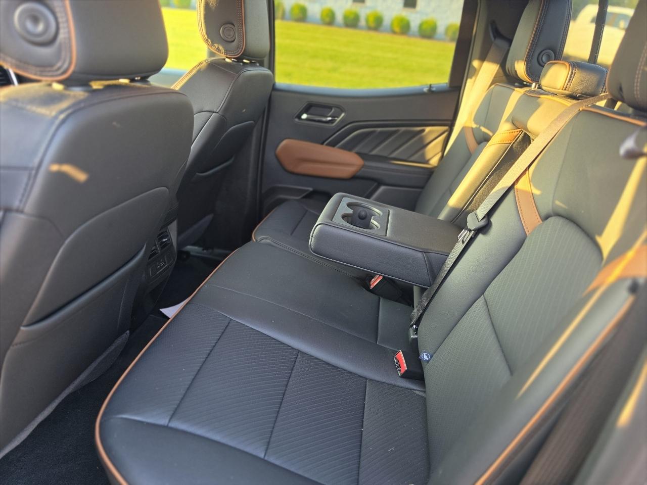 GMC Canyon AT4 Crew Cab 4WD 2026