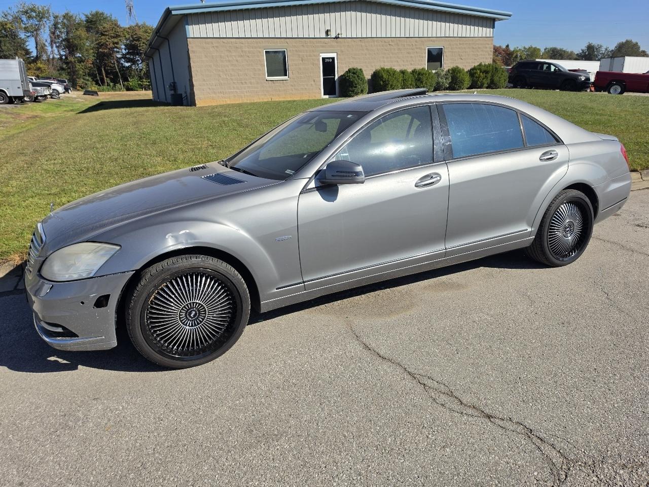 Mercedes-Benz S-Class S550 4-MATIC 2012