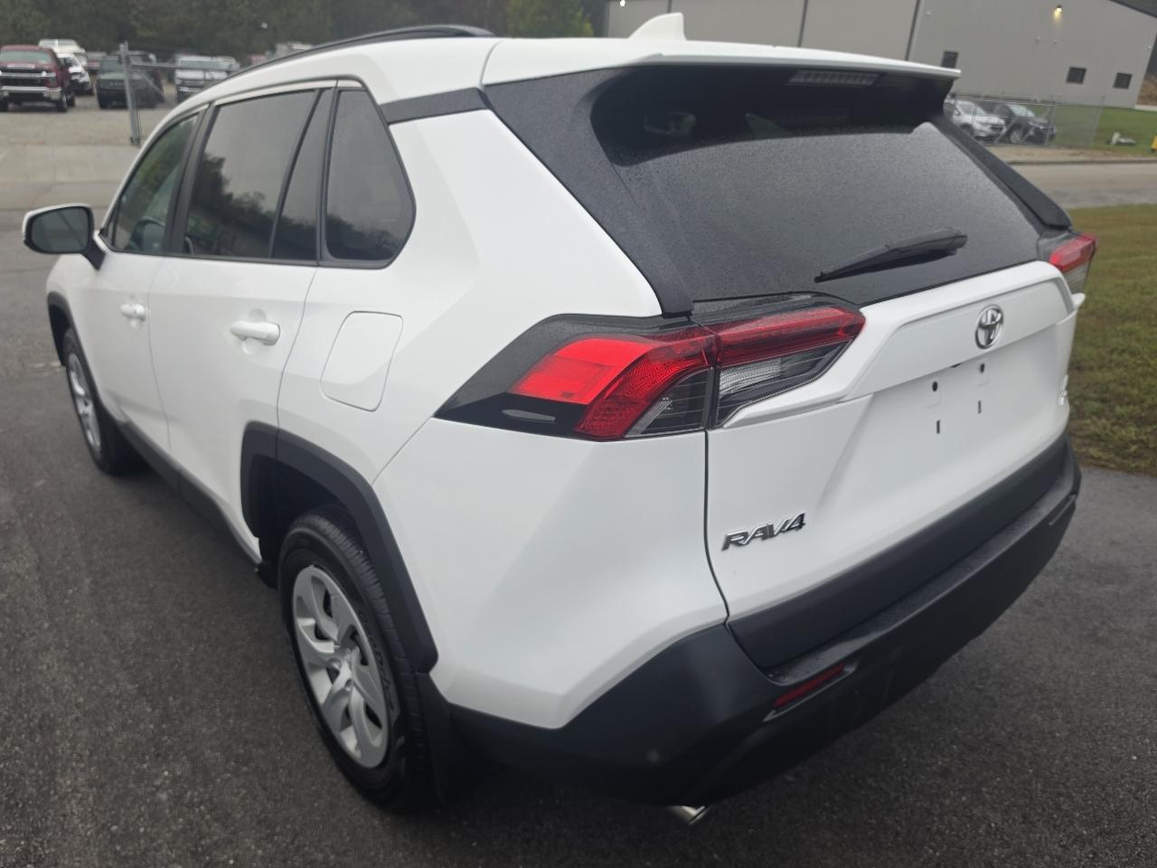 Toyota RAV4 LE AWD 2020