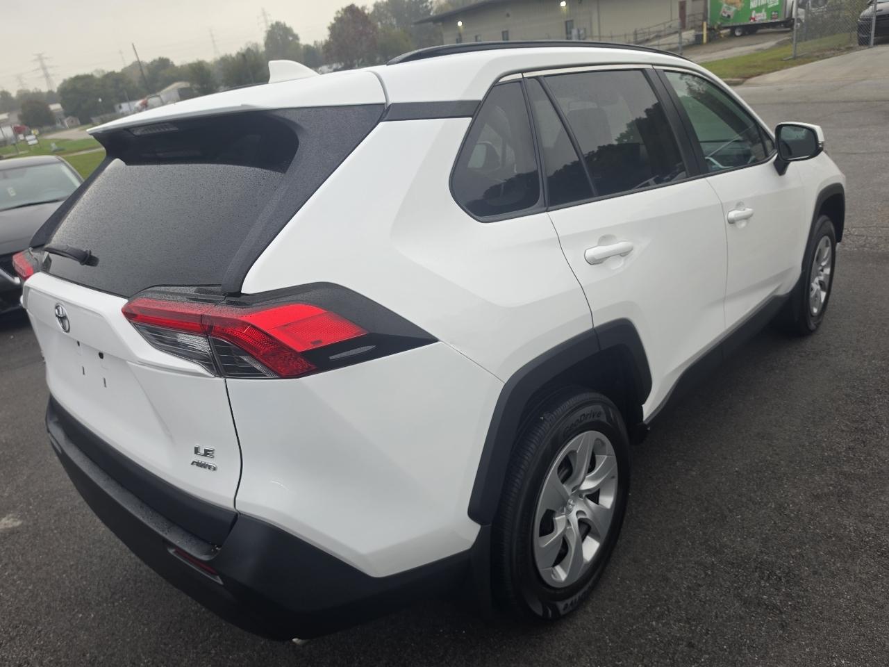 Toyota RAV4 LE AWD 2020
