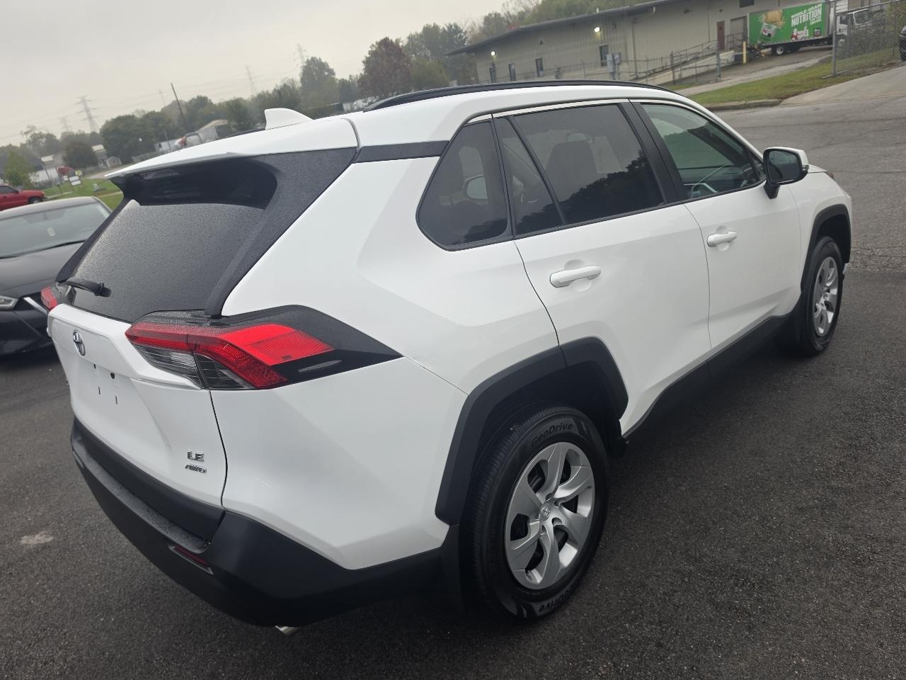 Toyota RAV4 LE AWD 2020