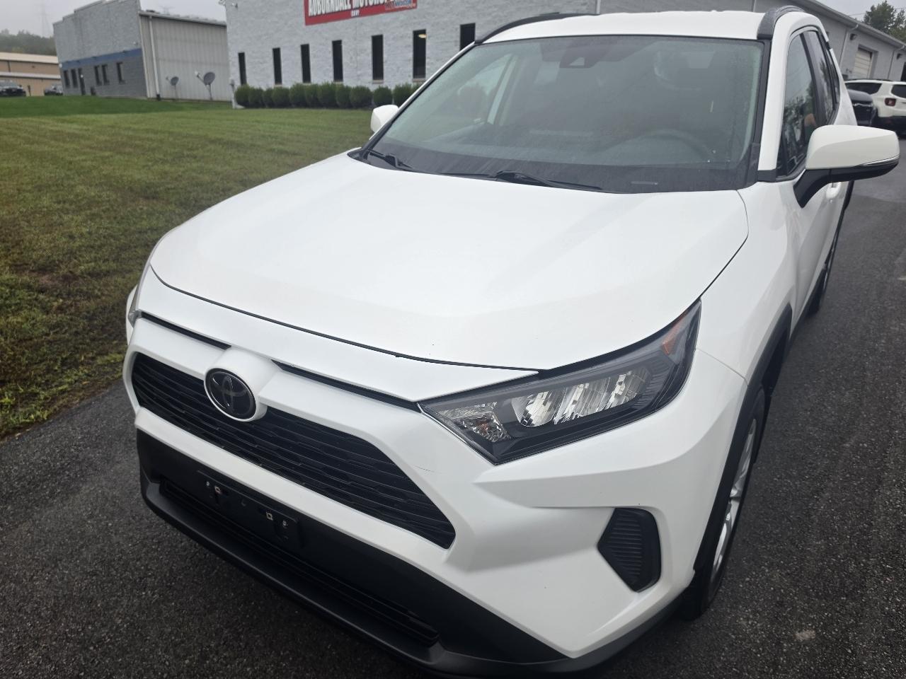Toyota RAV4 LE AWD 2020