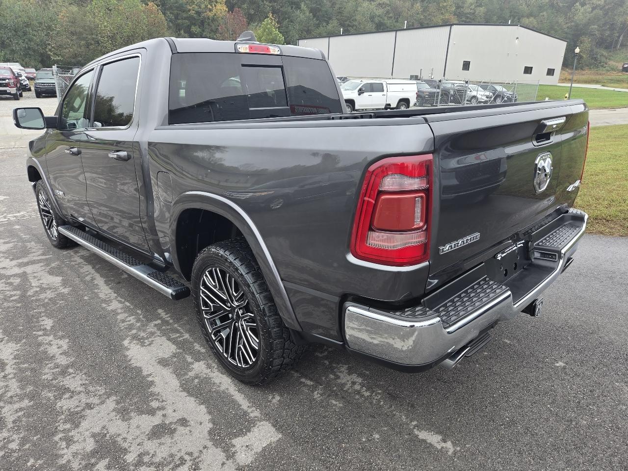 RAM 1500 Laramie Crew Cab SWB 4WD 2021