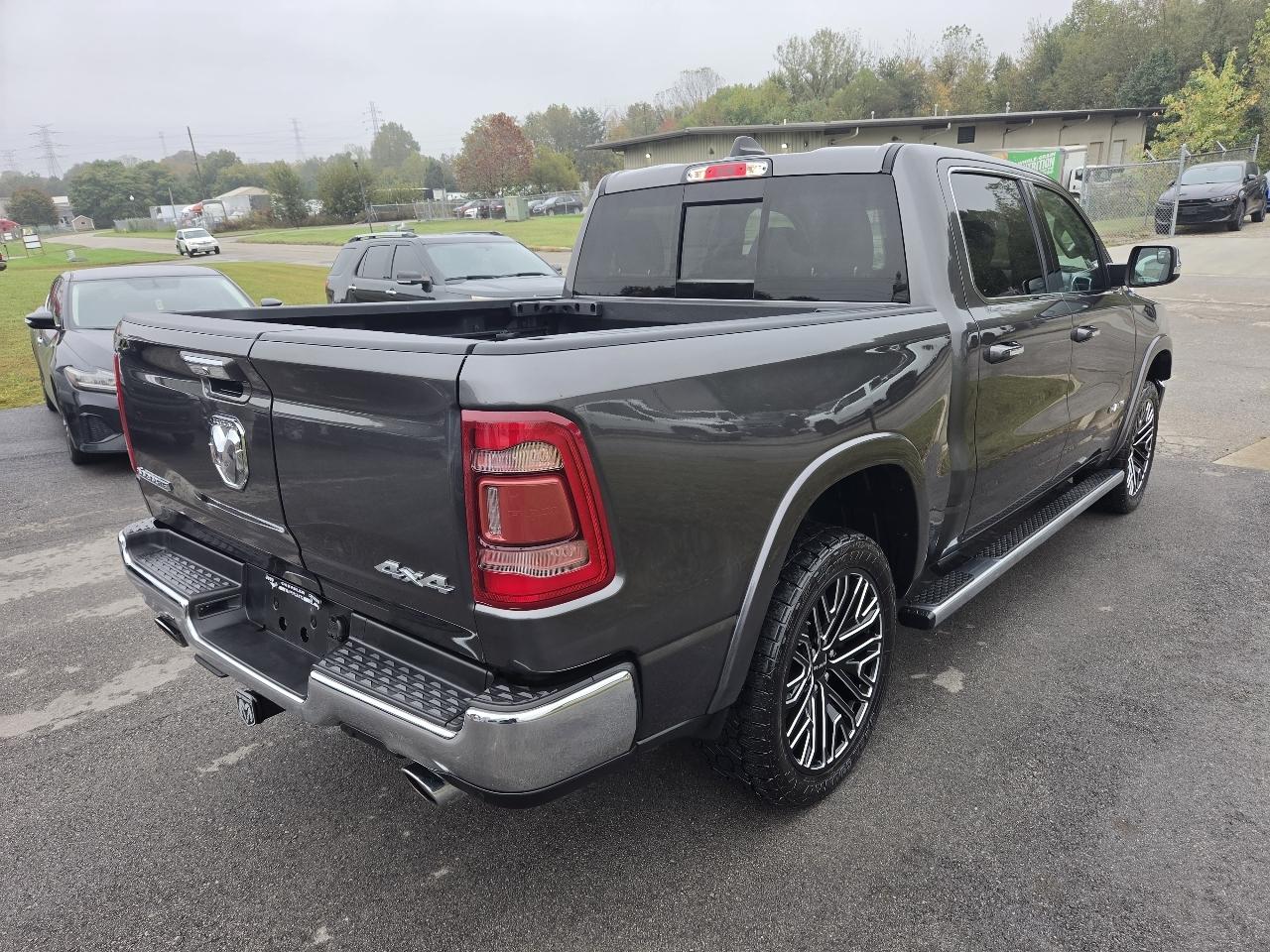 RAM 1500 Laramie Crew Cab SWB 4WD 2021