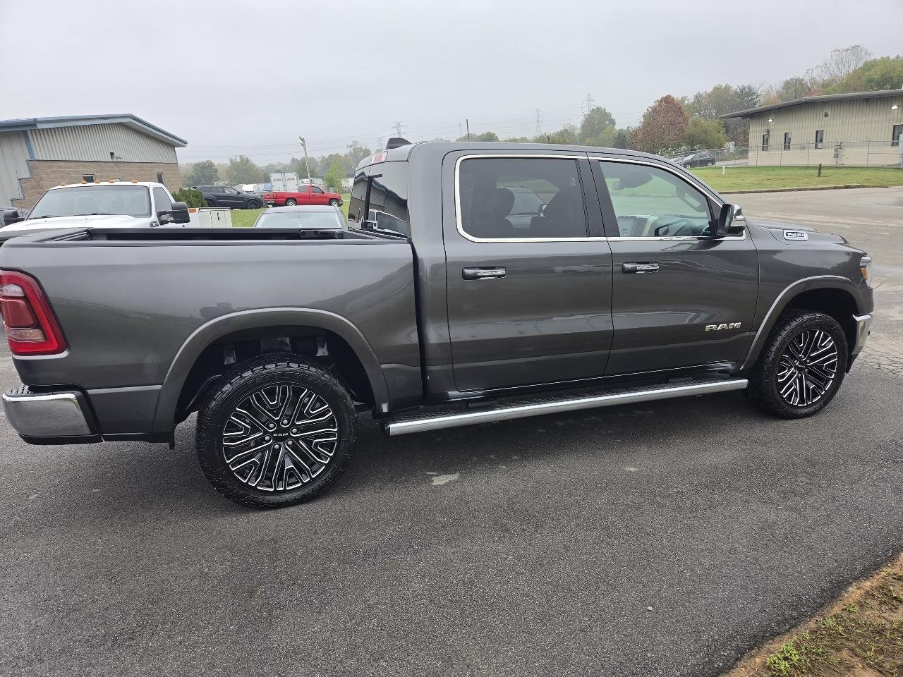 RAM 1500 Laramie Crew Cab SWB 4WD 2021