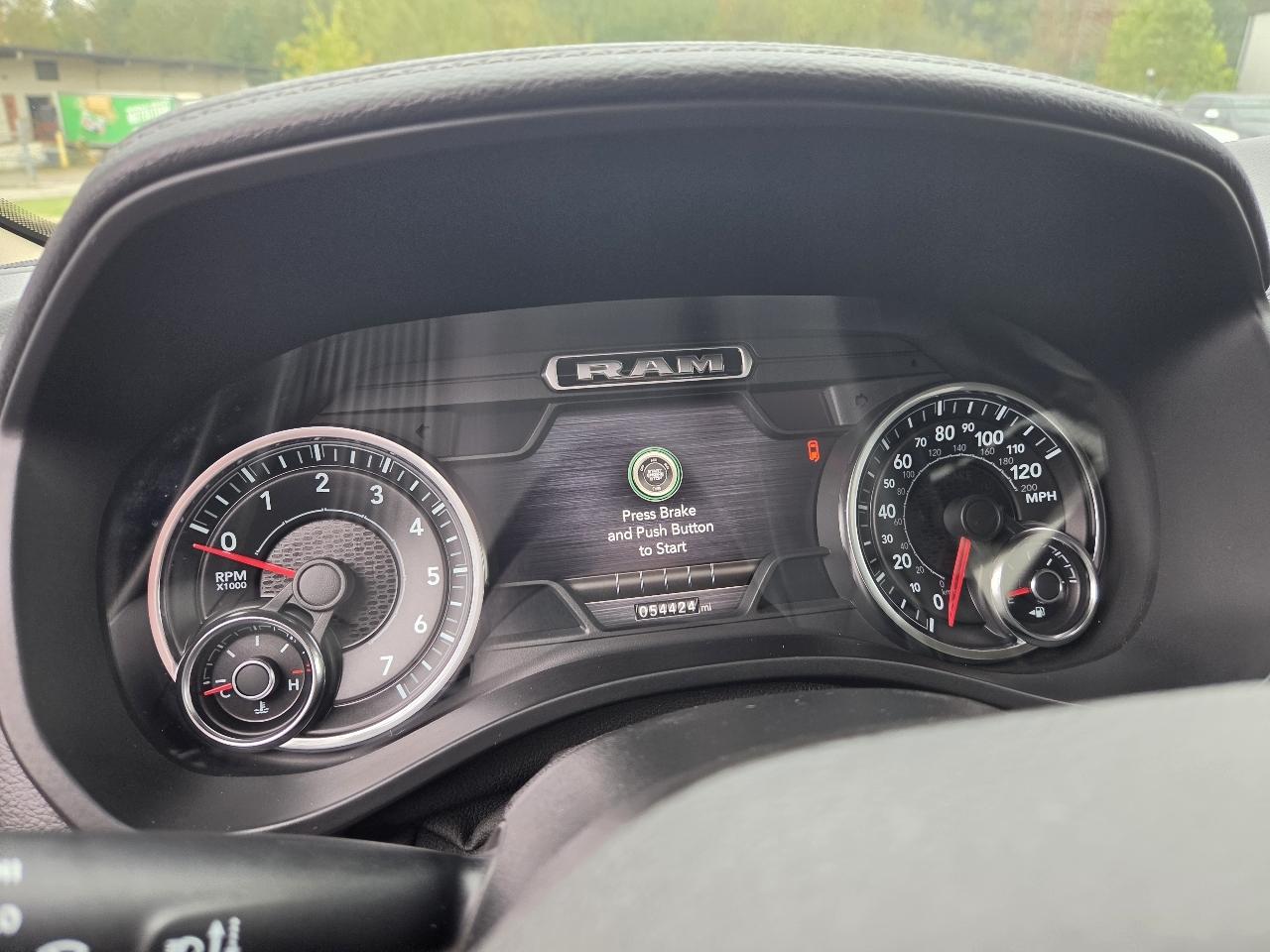RAM 1500 Laramie Crew Cab SWB 4WD 2021